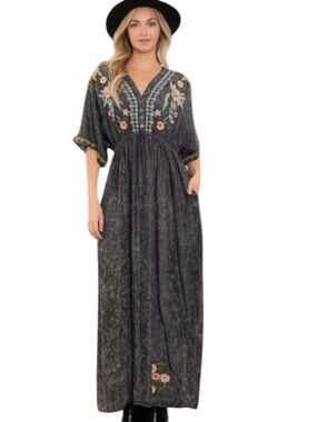 BlueVelvet Embroidered Black Maxi Dress